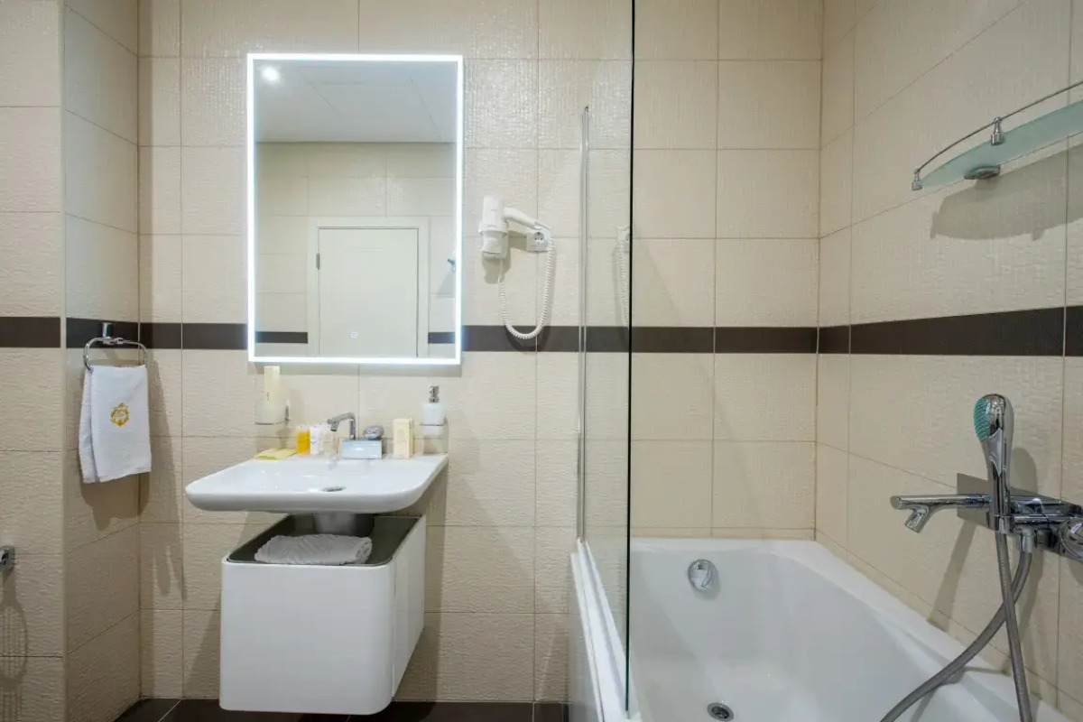 Rockmond 58 Junior Suite 7