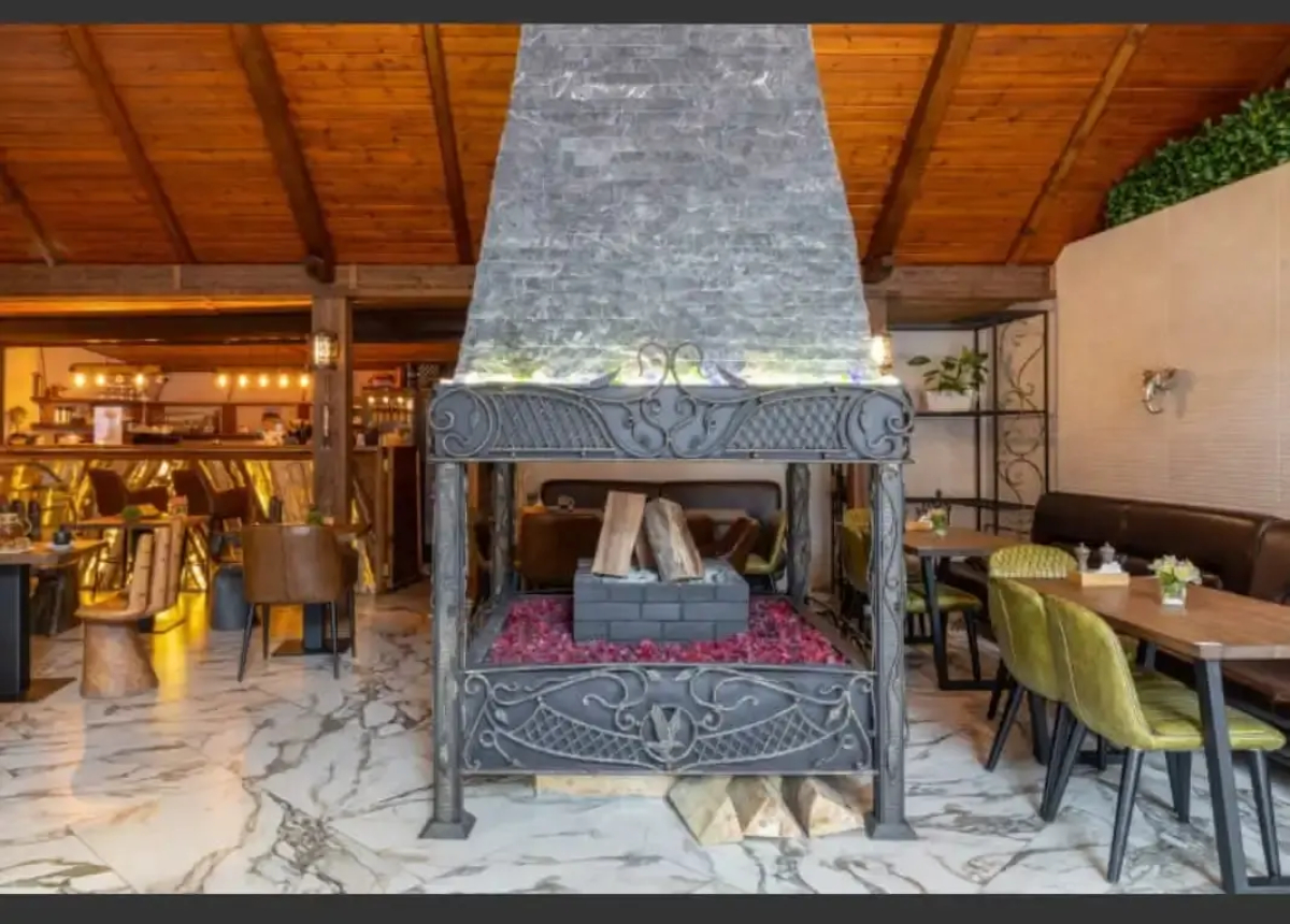 Отель Апартаменты Red Wood