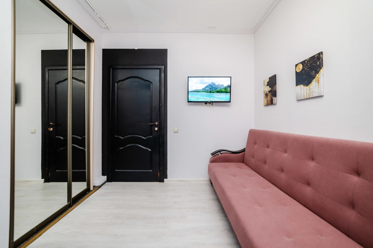 Апартаменты Жуковского 1/2/10 с2 (102)