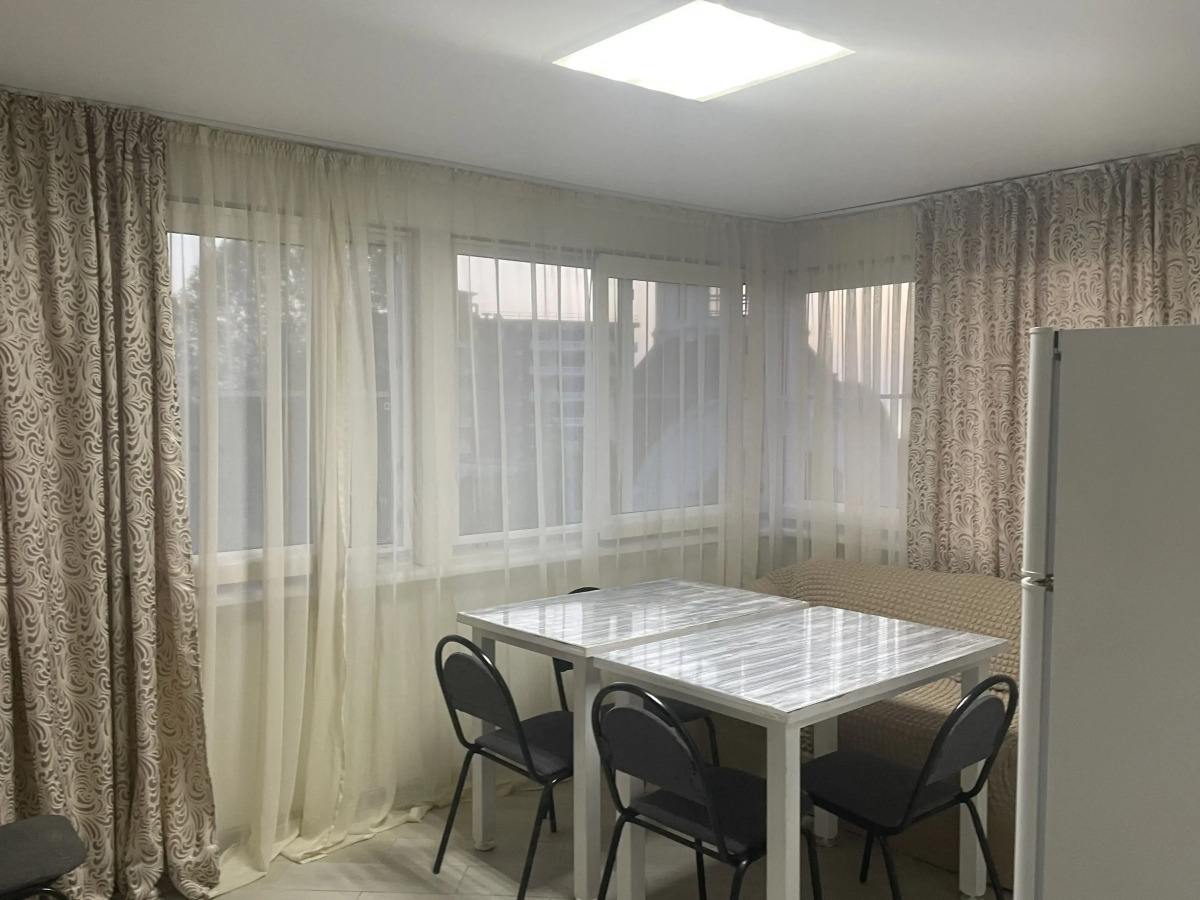 Апартаменты Стандартные трехместные с ванной комнатой