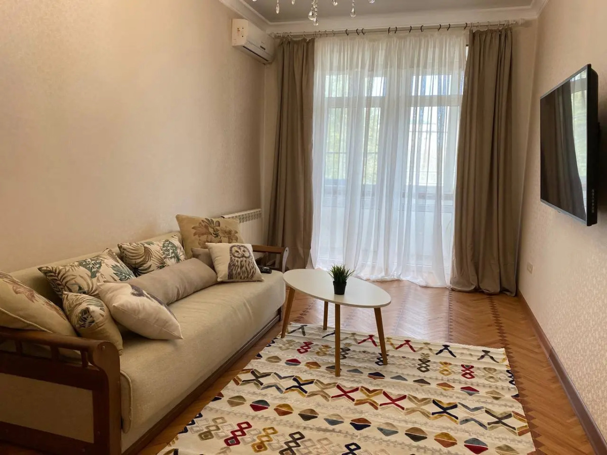 Квартира Роскошная Трёхкомнатная