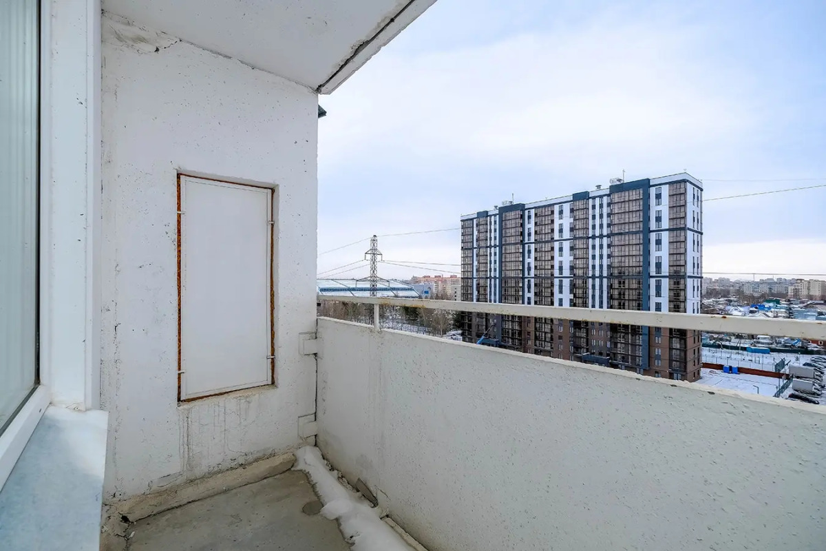 Квартира рядом с Мнтк им. Федорова и Ск Заря