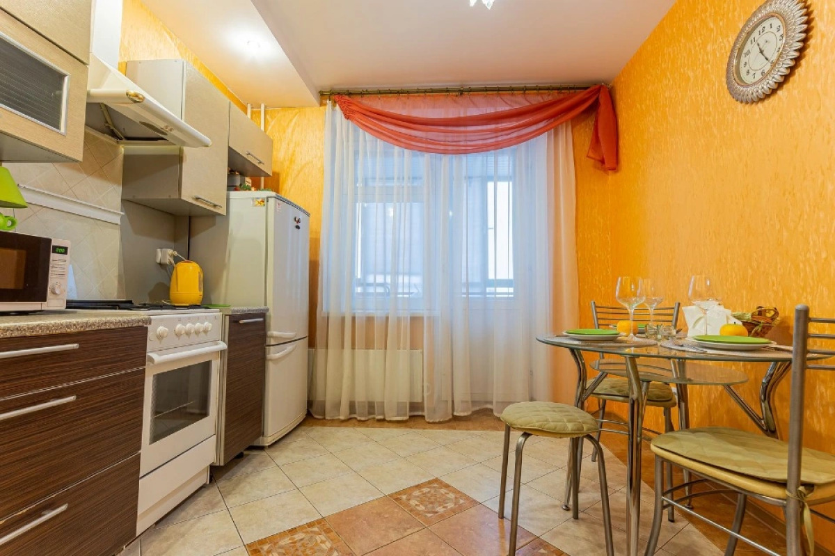 Апартаменты Квартира в центре с качелями на веранде рядом с колесом обозрения