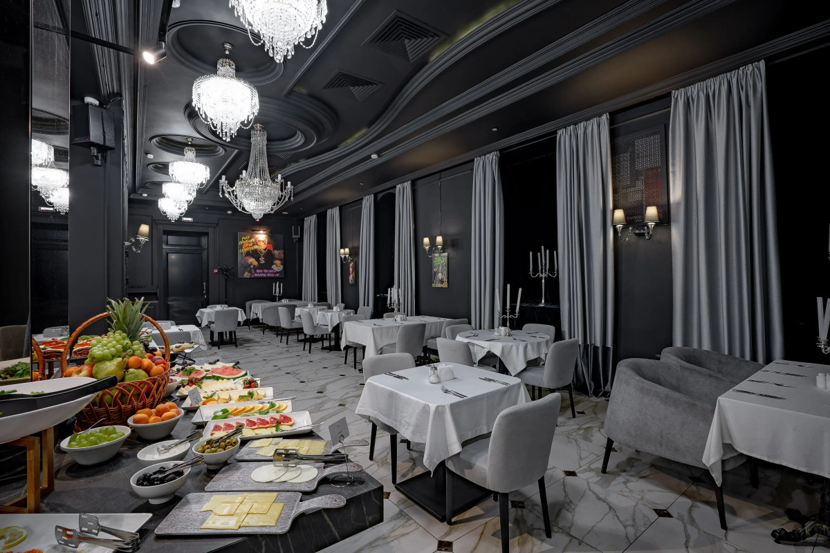 Отель Imperial Palace