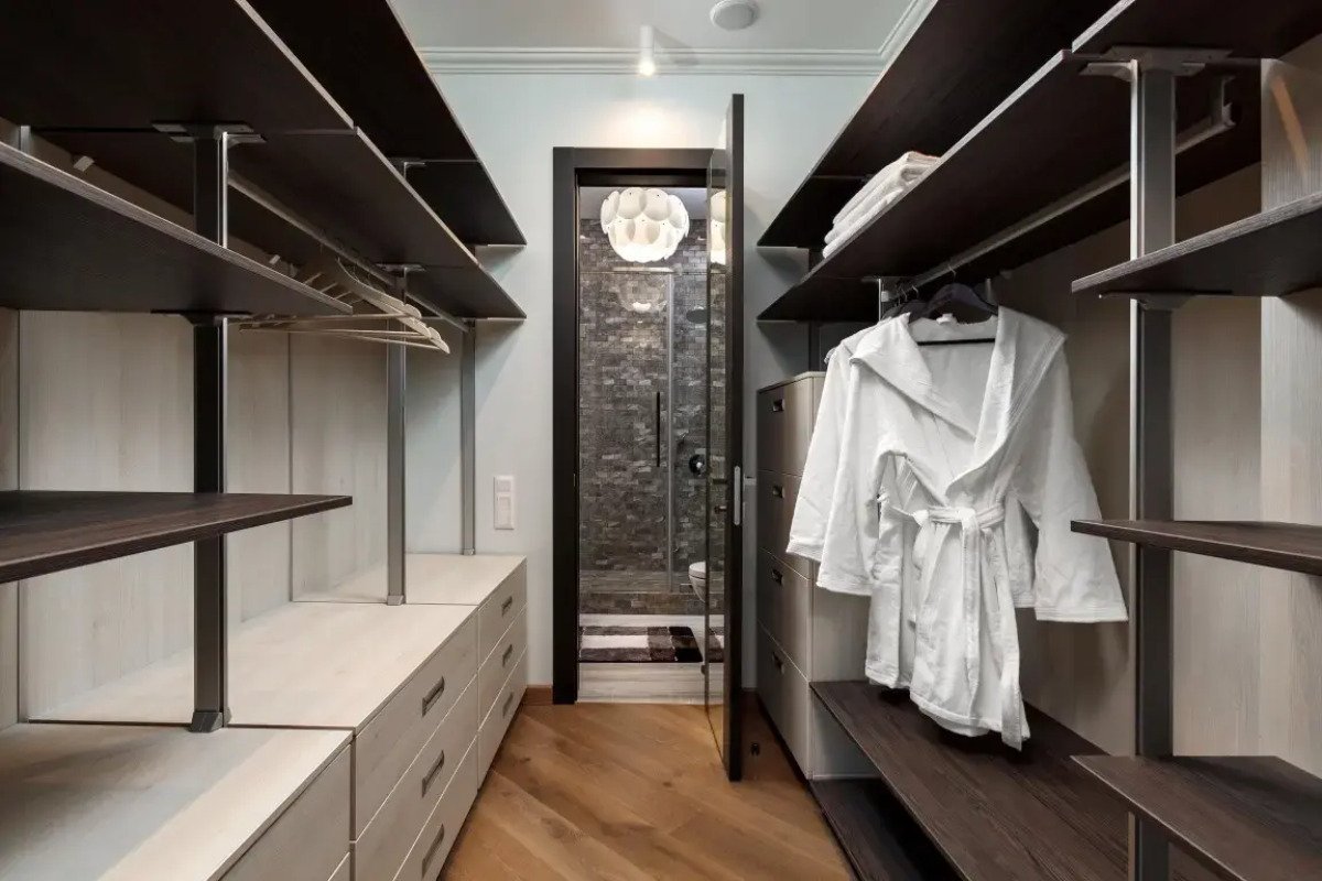 Romantic apart on 71 floor