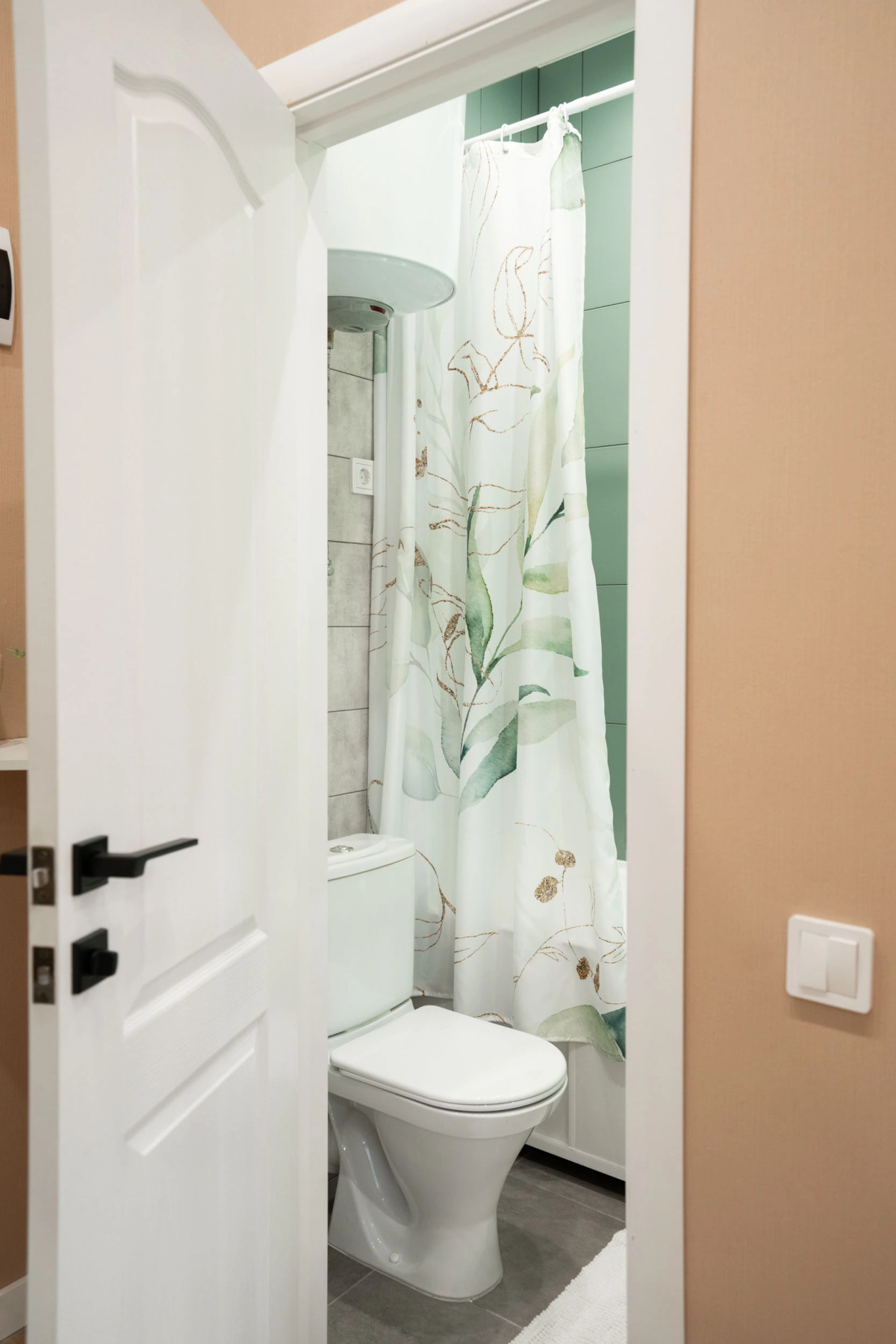 Апартаменты с ярким дизайнерским ремонтом