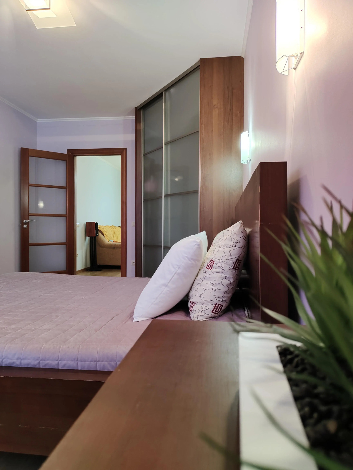 Квартира на Бикбая 23/2. Просторные трёхкомнатные апартаменты на 6 гостей.