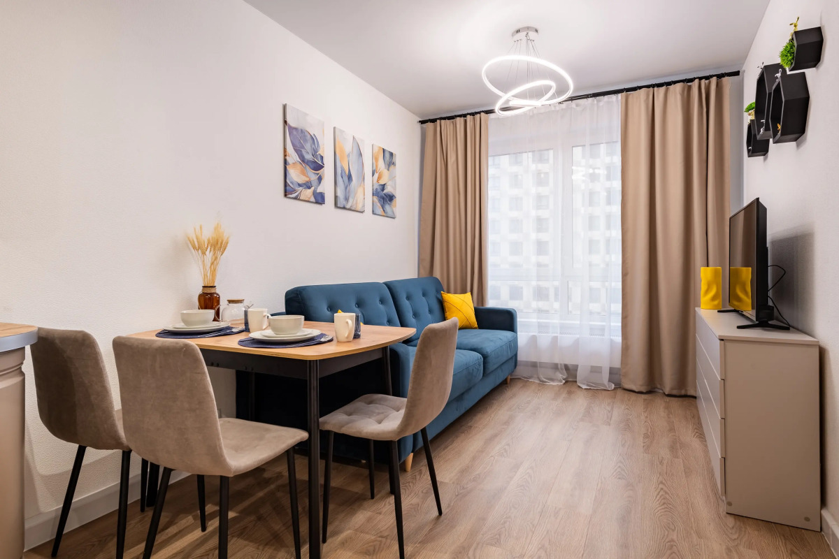 Квартира Наглый Диван