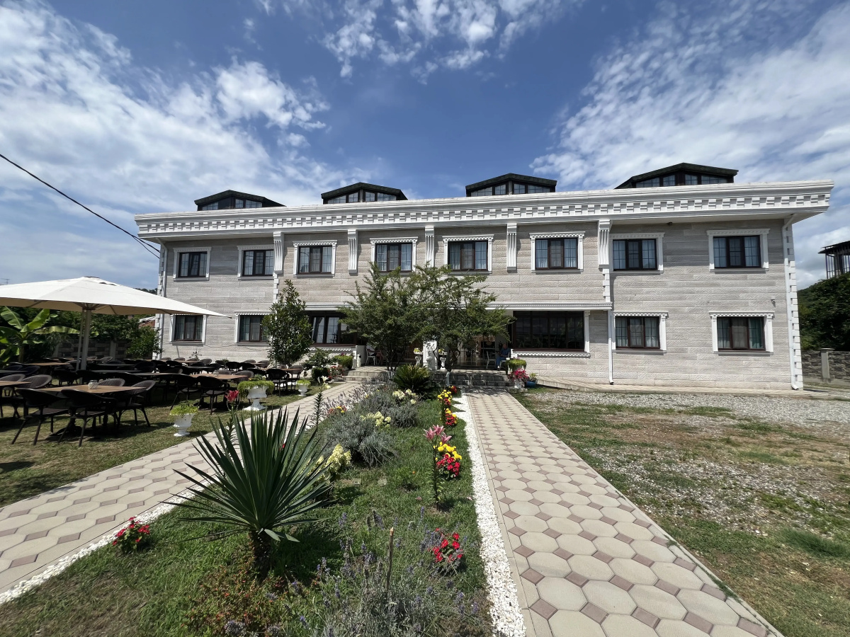 Lucette Guest House