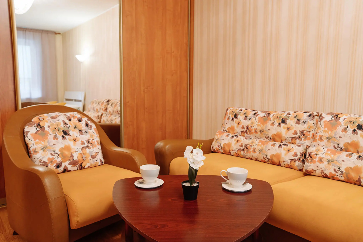 Апартаменты 9 ночей на Чкалова 48