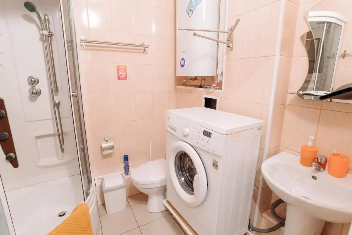 Апартаменты 9 ночей Ленина 15 №2