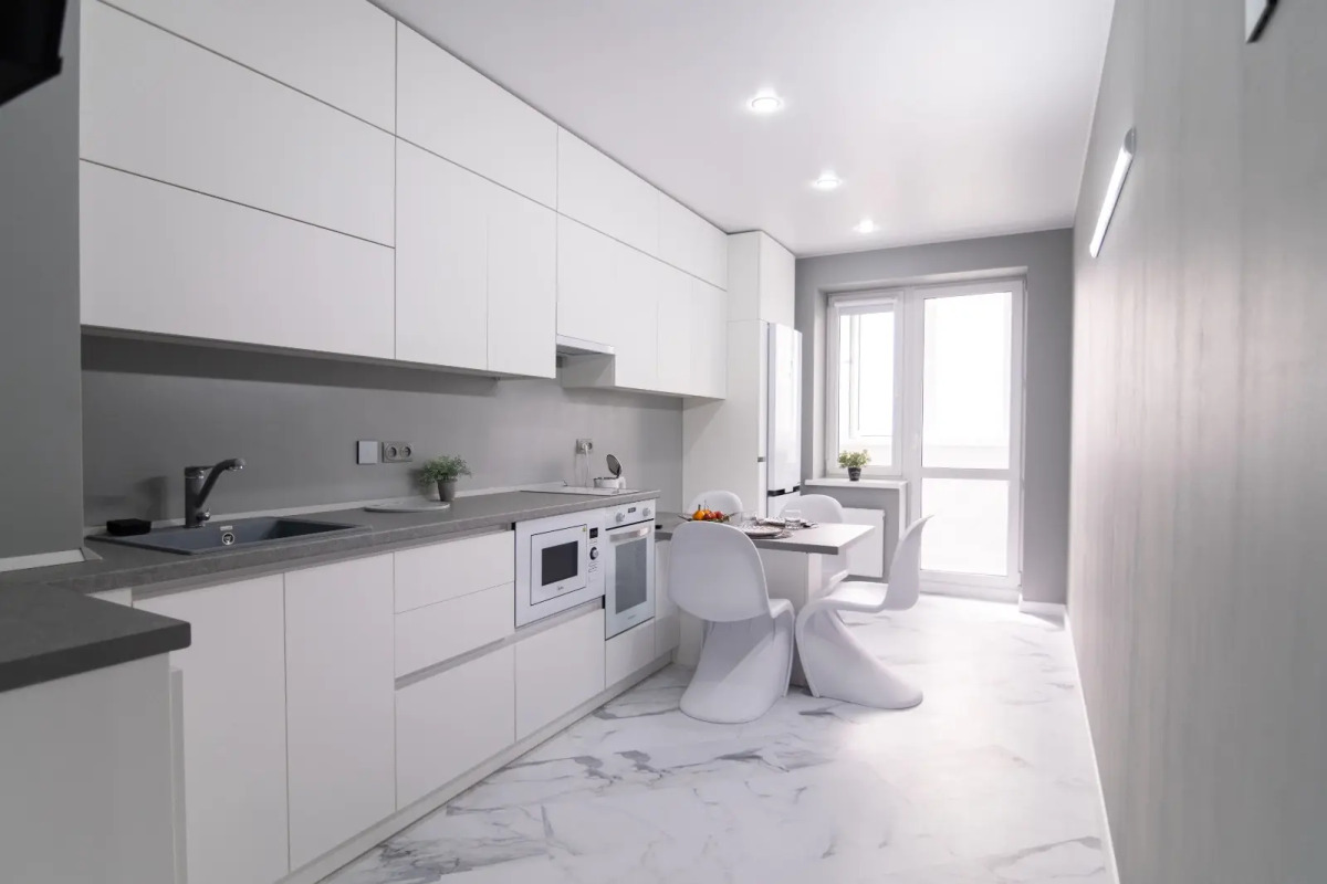 Апартаменты Hedonism Aparts со Стильным Ремонтом в Тихом Районе