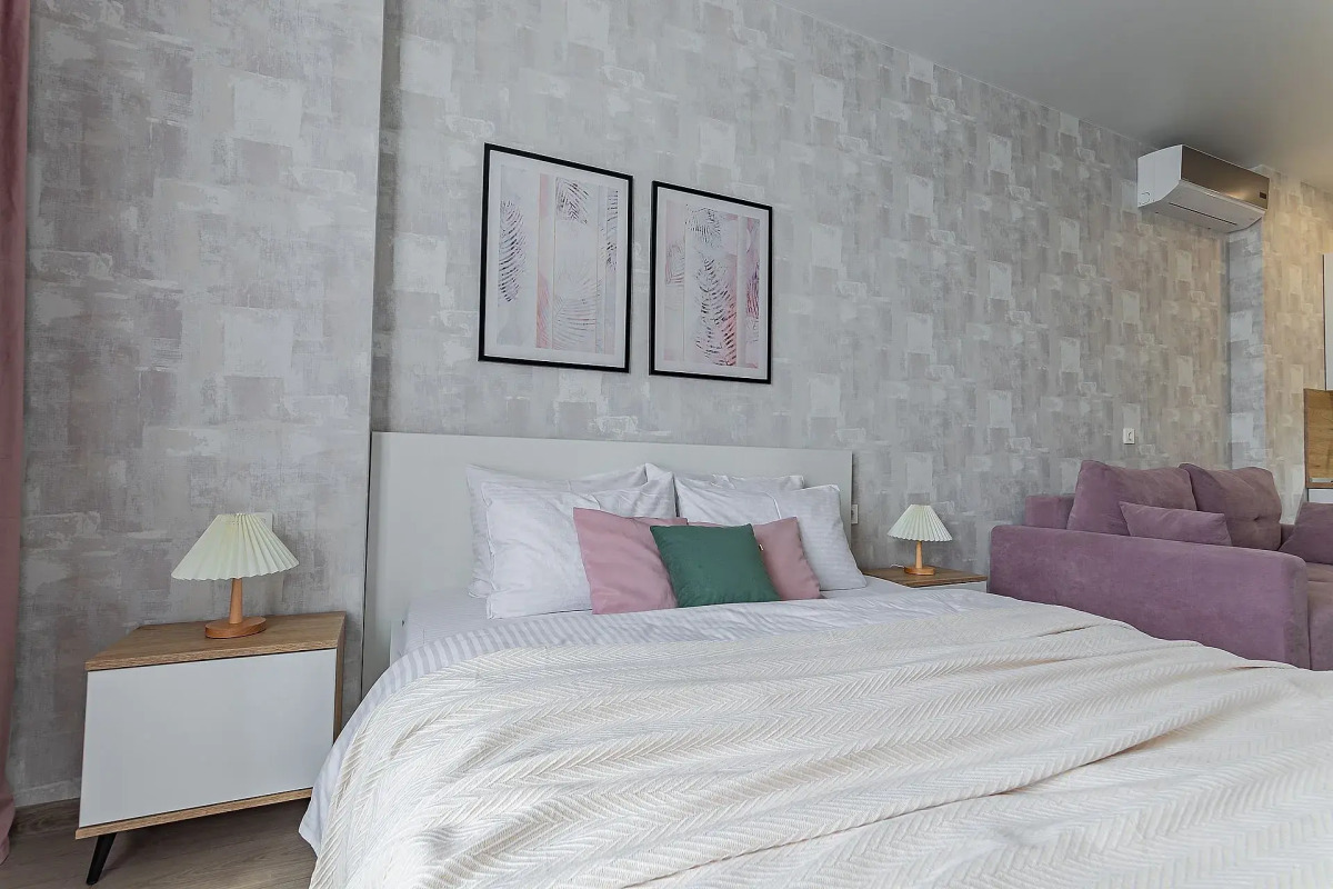 Апартаменты Просторная студия в центре на ул. Горького 23а Сова-Дом