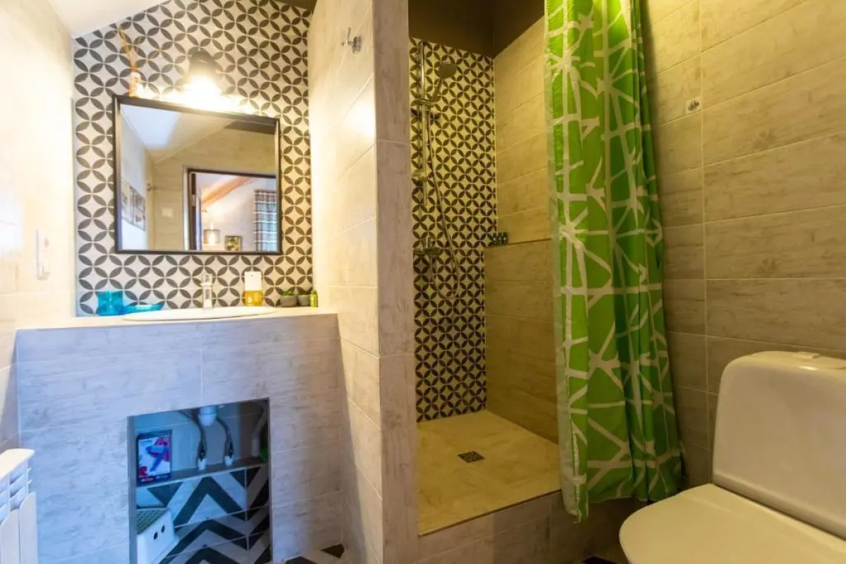 Гостевой дом Four Lions House (Фор Лайонс Хаус)