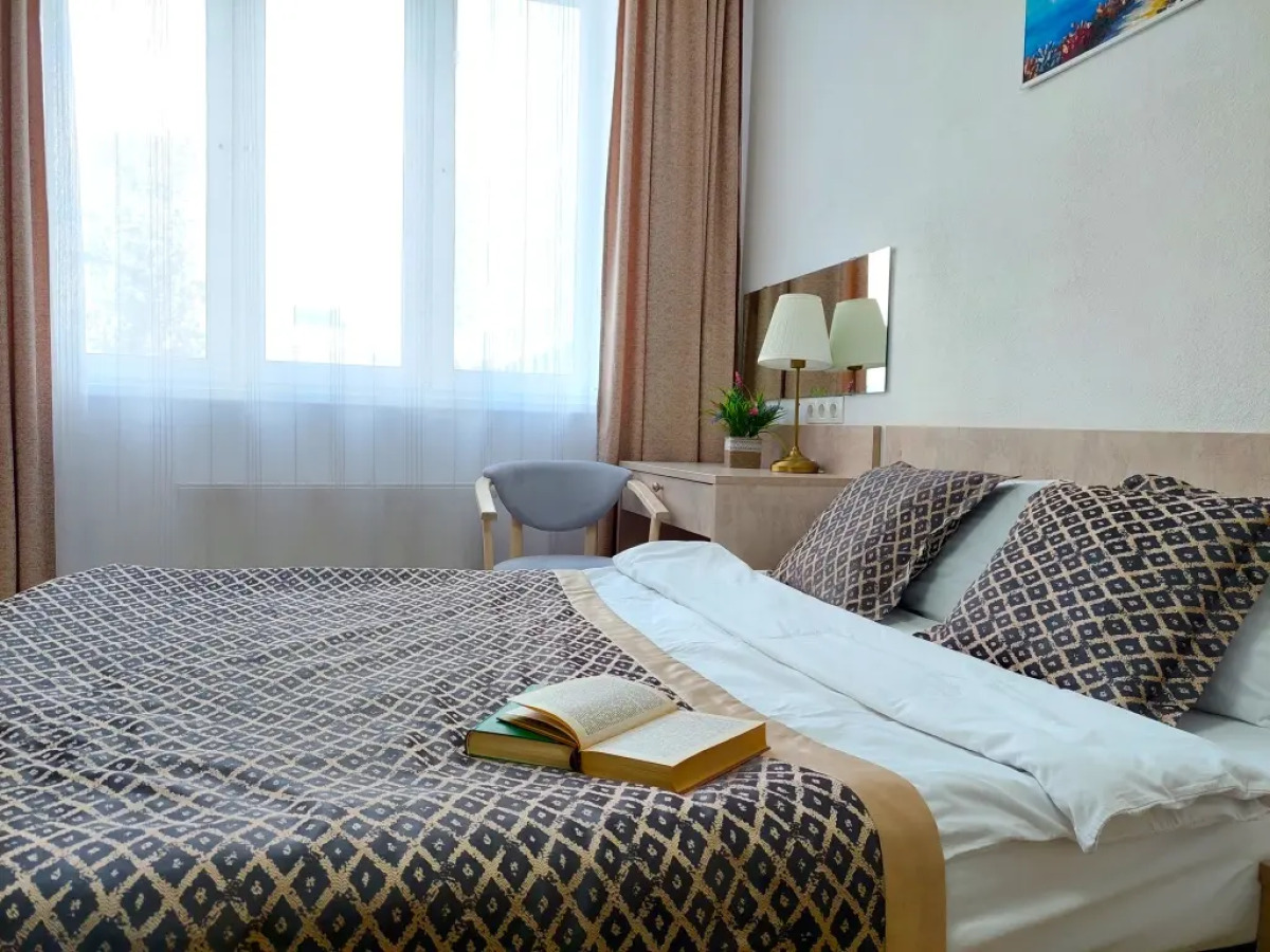 Три квартиры на Сахарова 2