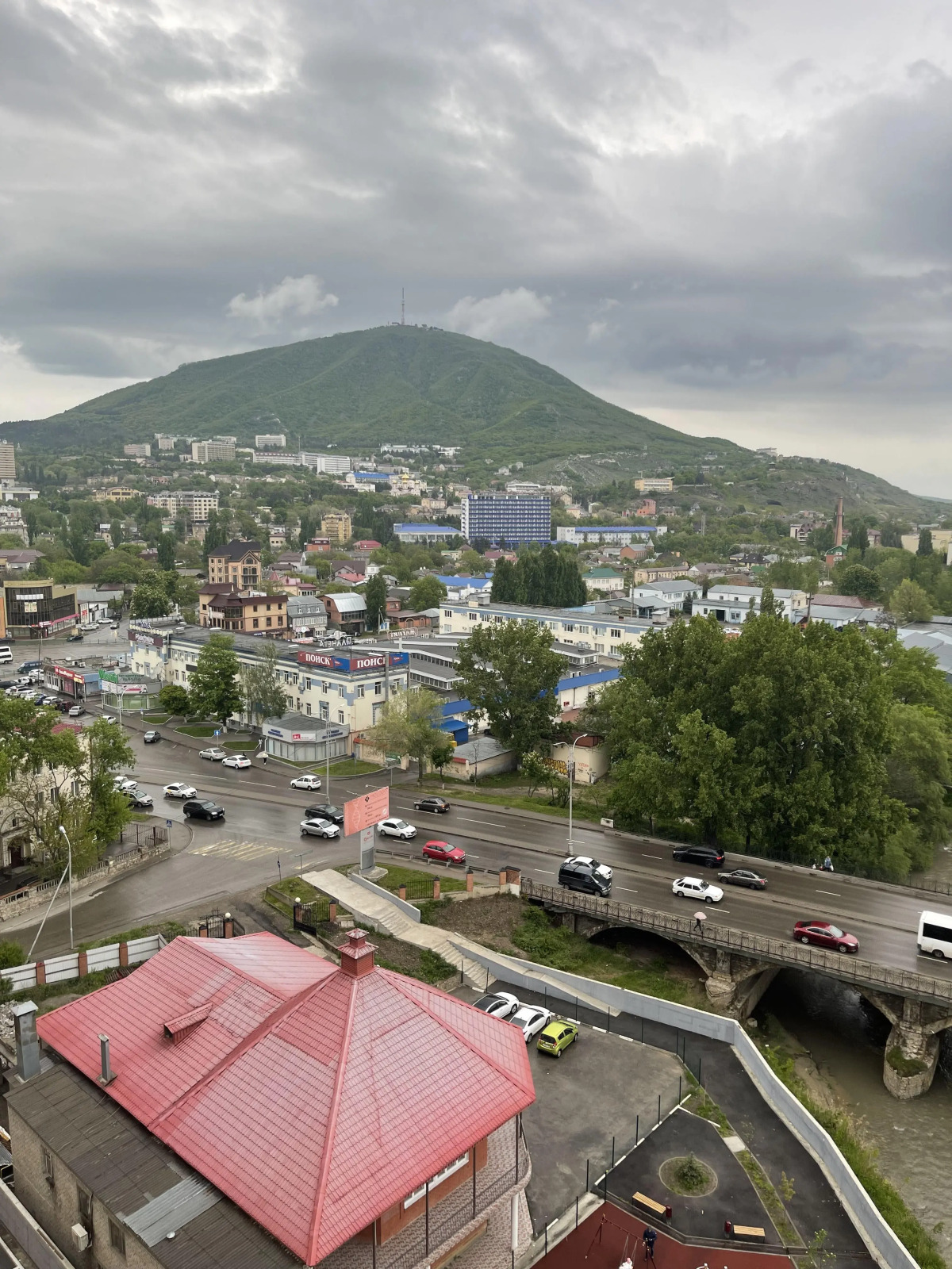 Апартаменты Квартира с видом на горы и речку