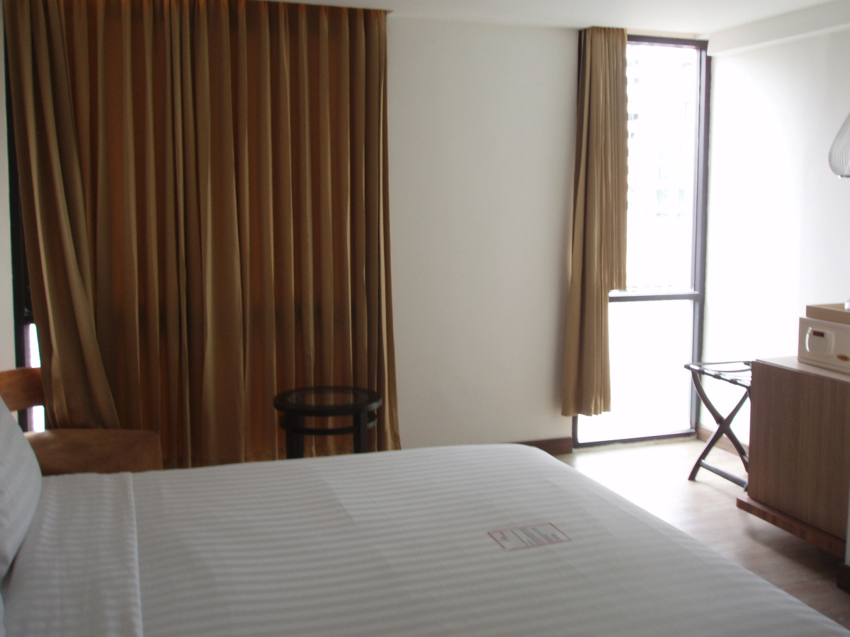 Отель Sacha's Hotel Uno