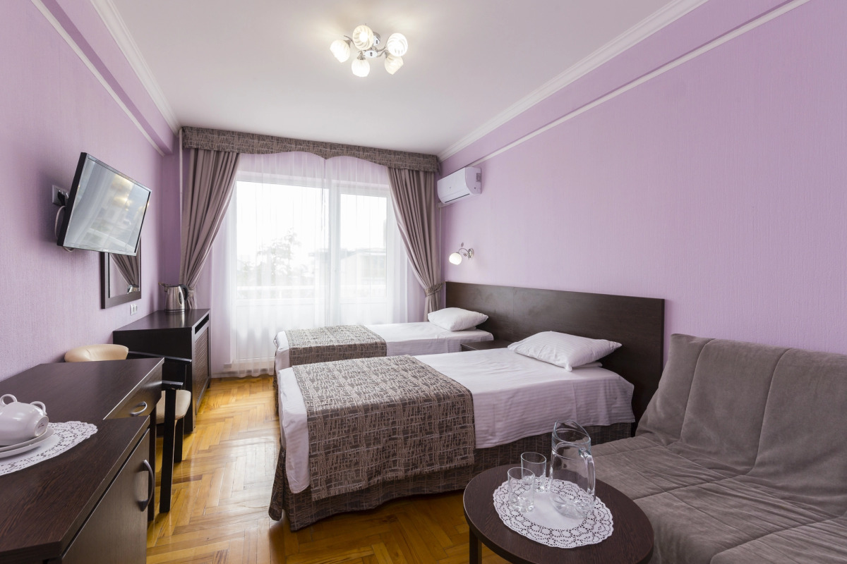 Санаторий Курортная Поликлиника им. Н.И. Пирогова с Пансионатом с Лечением Искра