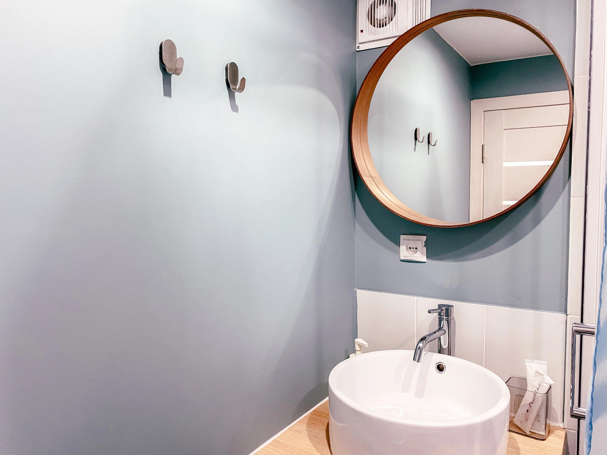 Arctic House Yellow в центре города