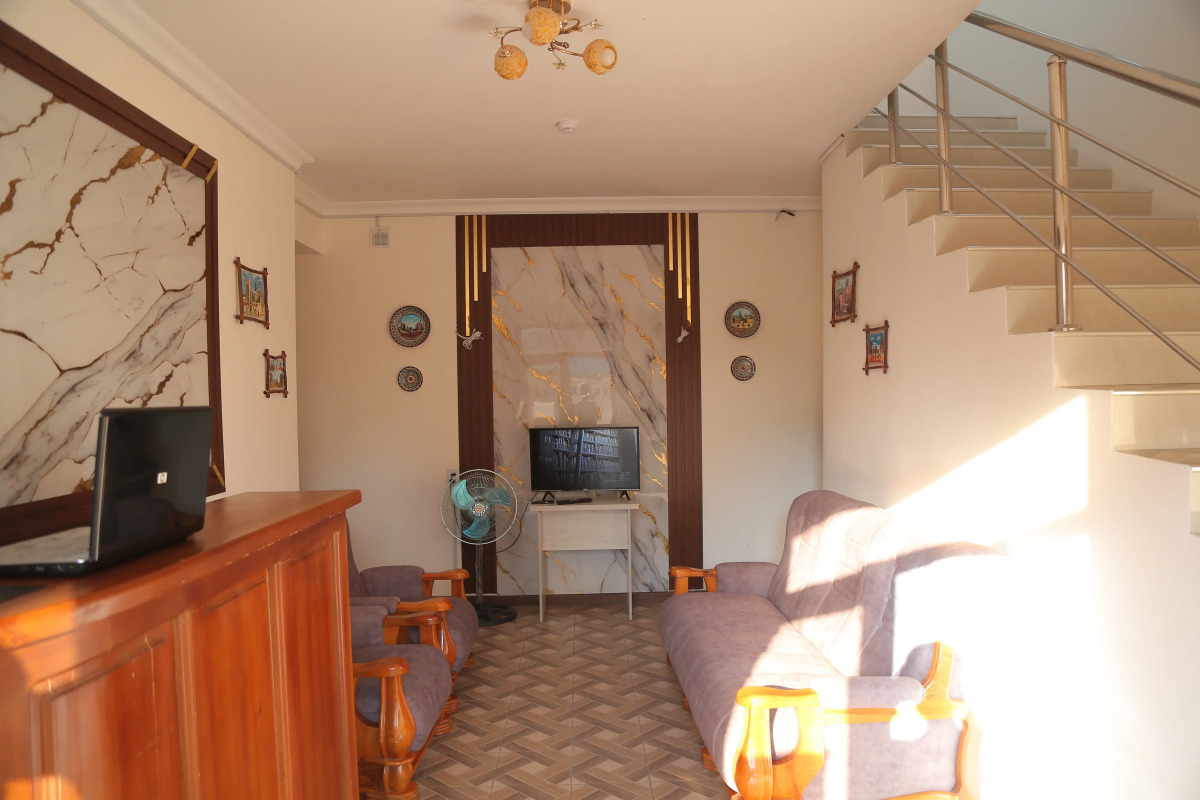 Отель Ideal Best Tour