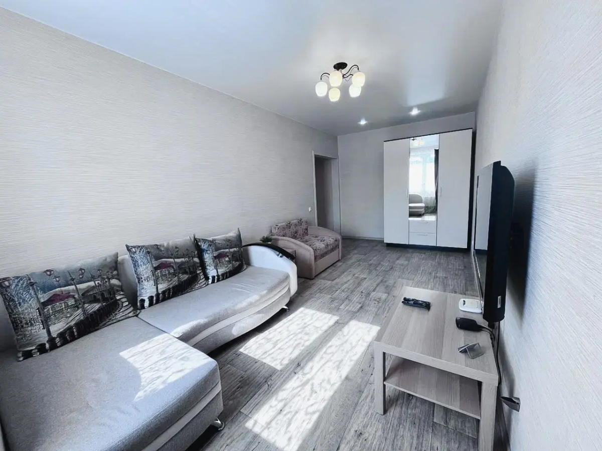 Квартира Двухкомнатная Комсомольская 84б