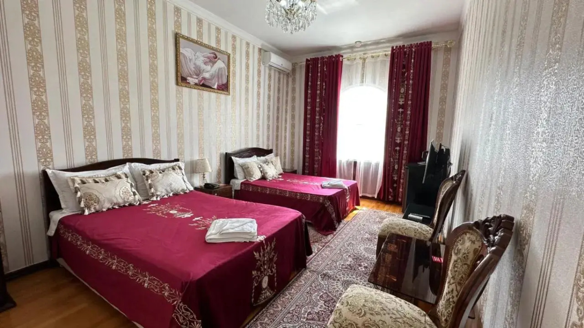 Отель Sarbon