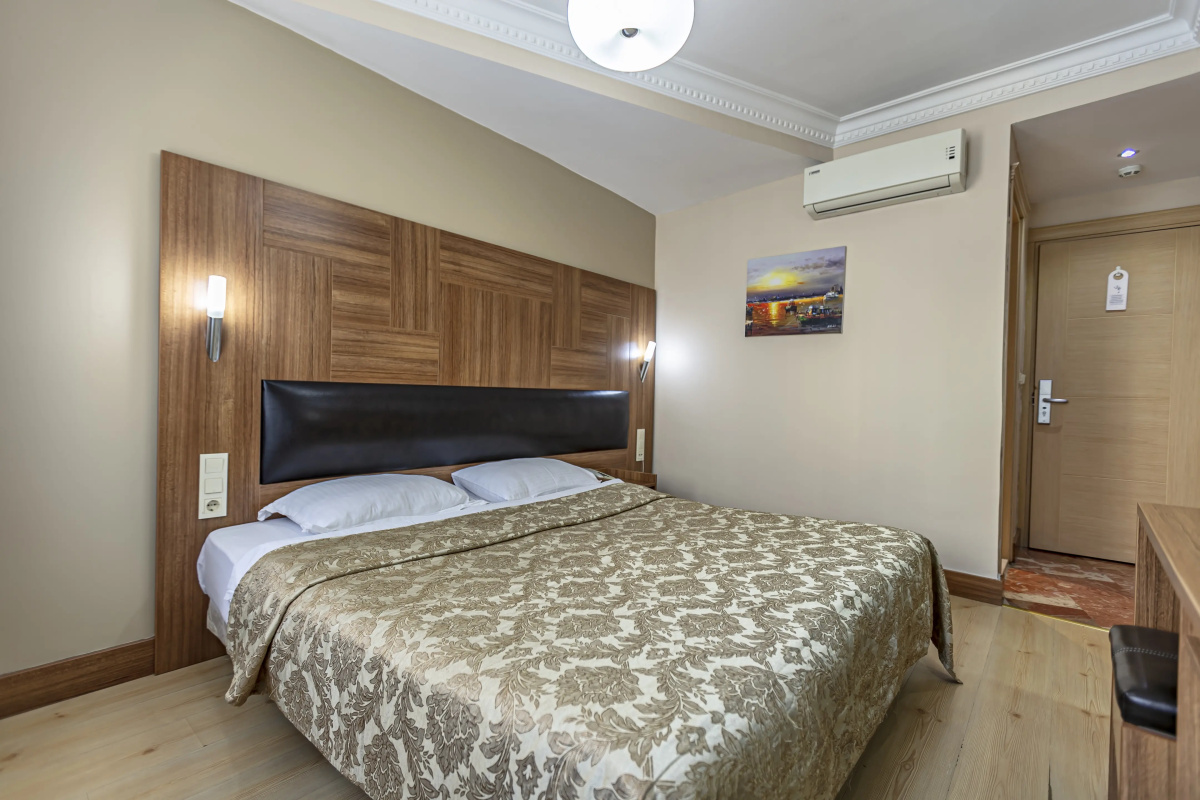 Elasophia Hotel