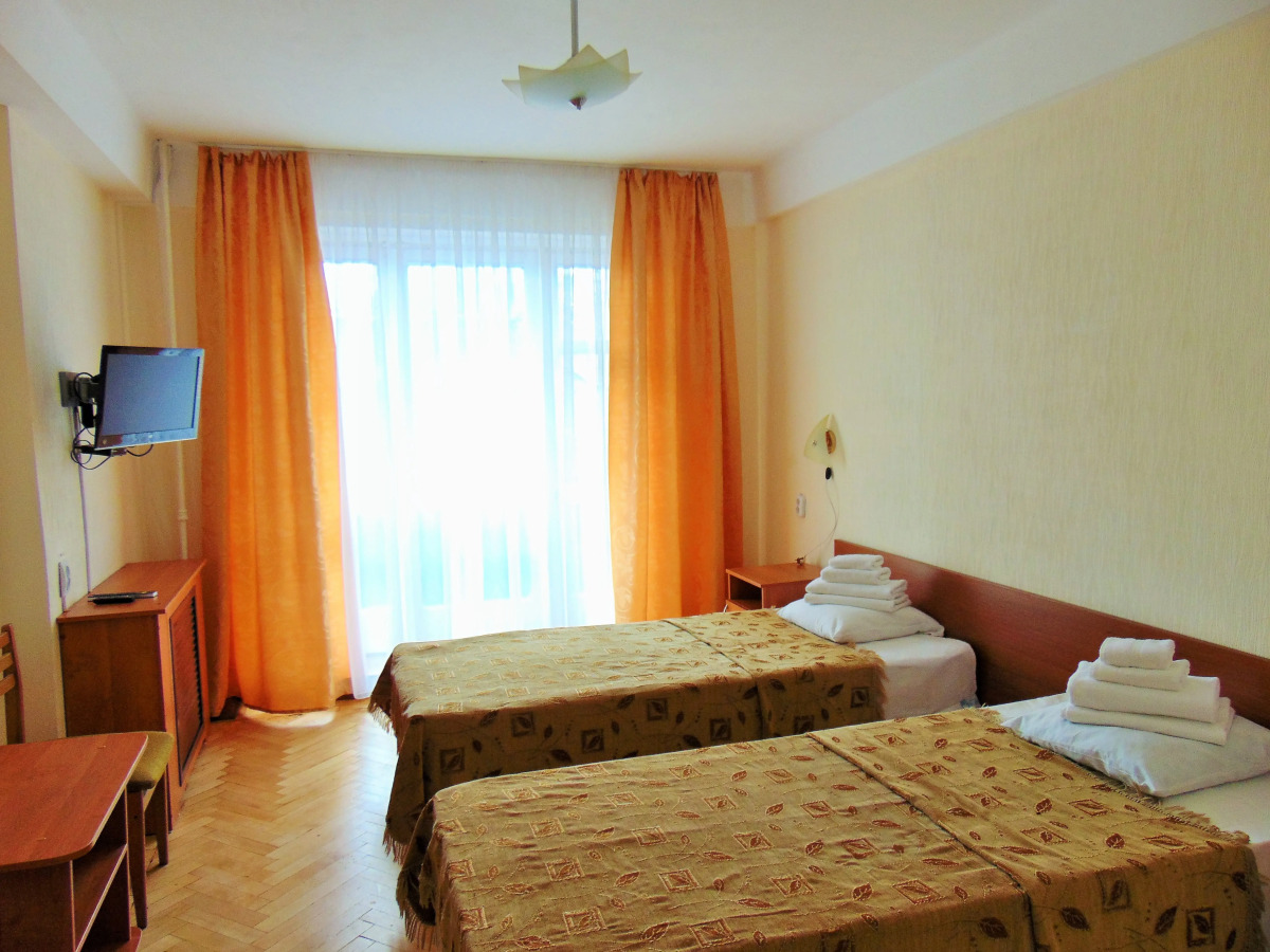 Санаторий Курортная Поликлиника им. Н.И. Пирогова с Пансионатом с Лечением Искра