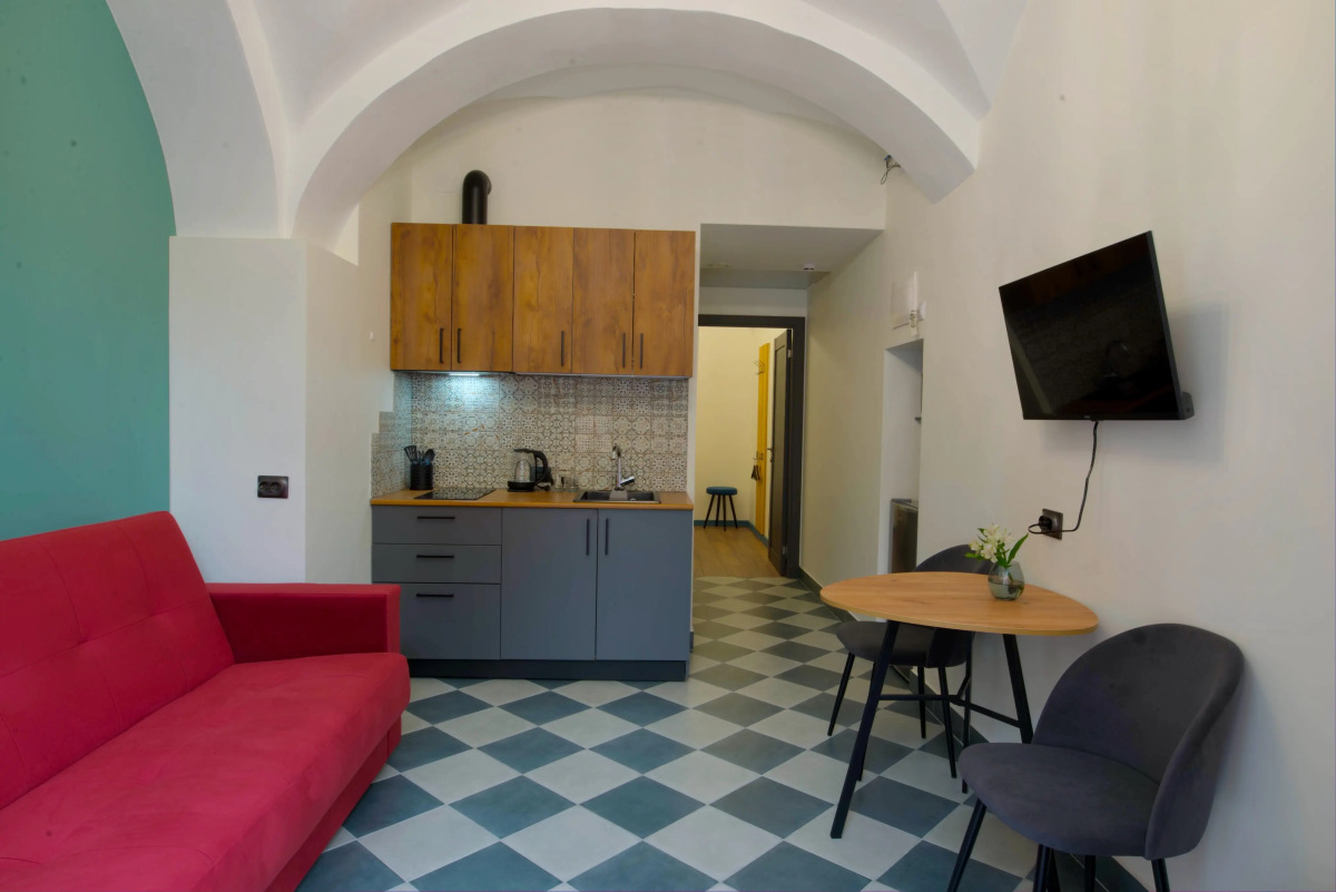 Отель Двенадцать