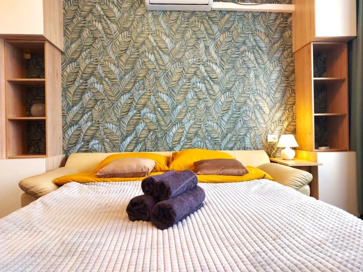 Квартира Трехкомнатная Недалеко от Метро Пражская