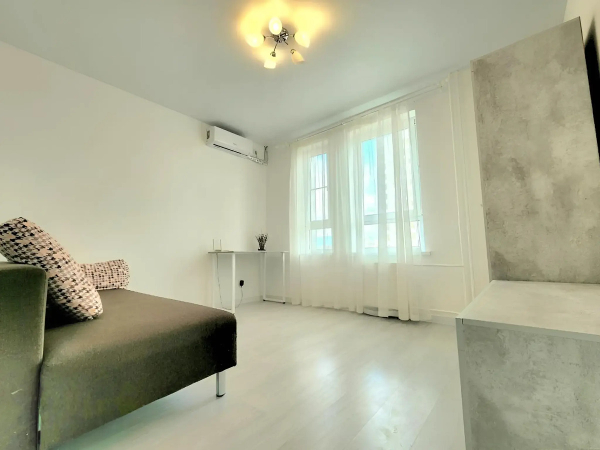 Квартира Двухкомнатная с Балконом и Красивым Видом