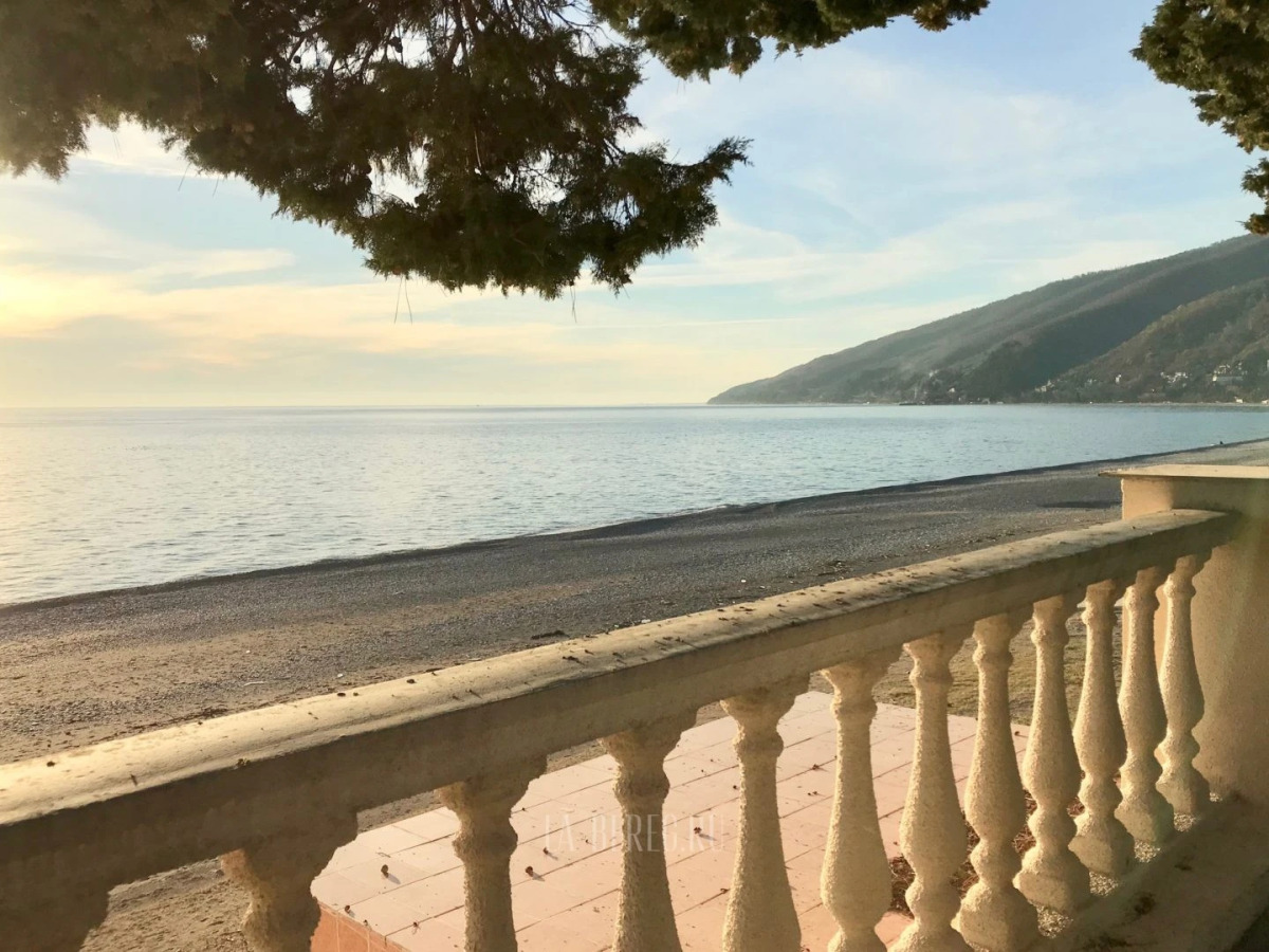 Курортный отель Лазурный берег