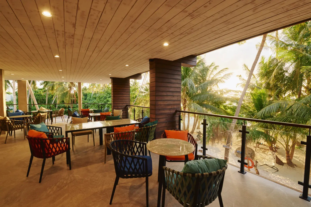 Отель Beach Hotel Dhigurah