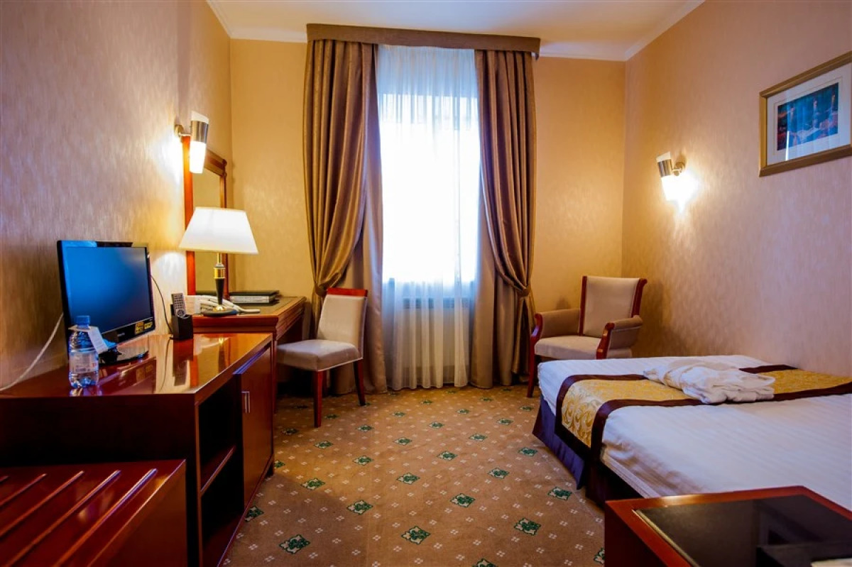 Отель Goldman Empire