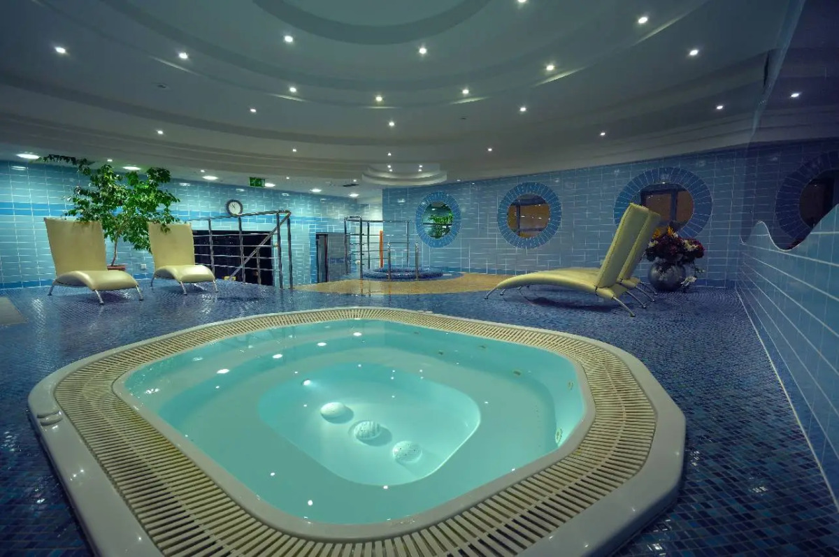 Отель Qubus Legnica