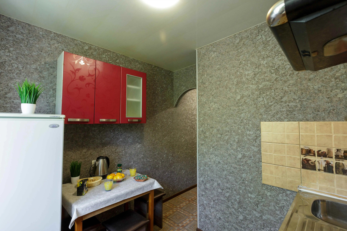 Квартира SmolSutki Ново-Чернушенский переулок 1/2 (2комн)