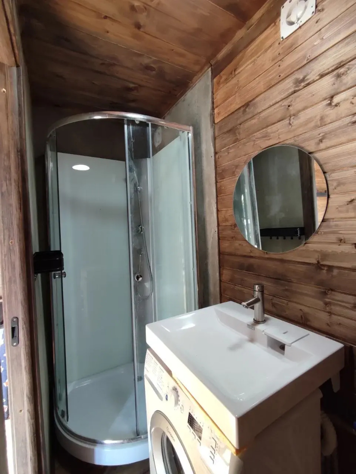 Pranahome Guest House