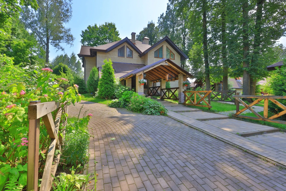 Гостевой дом Загородный Комплекс Слобода