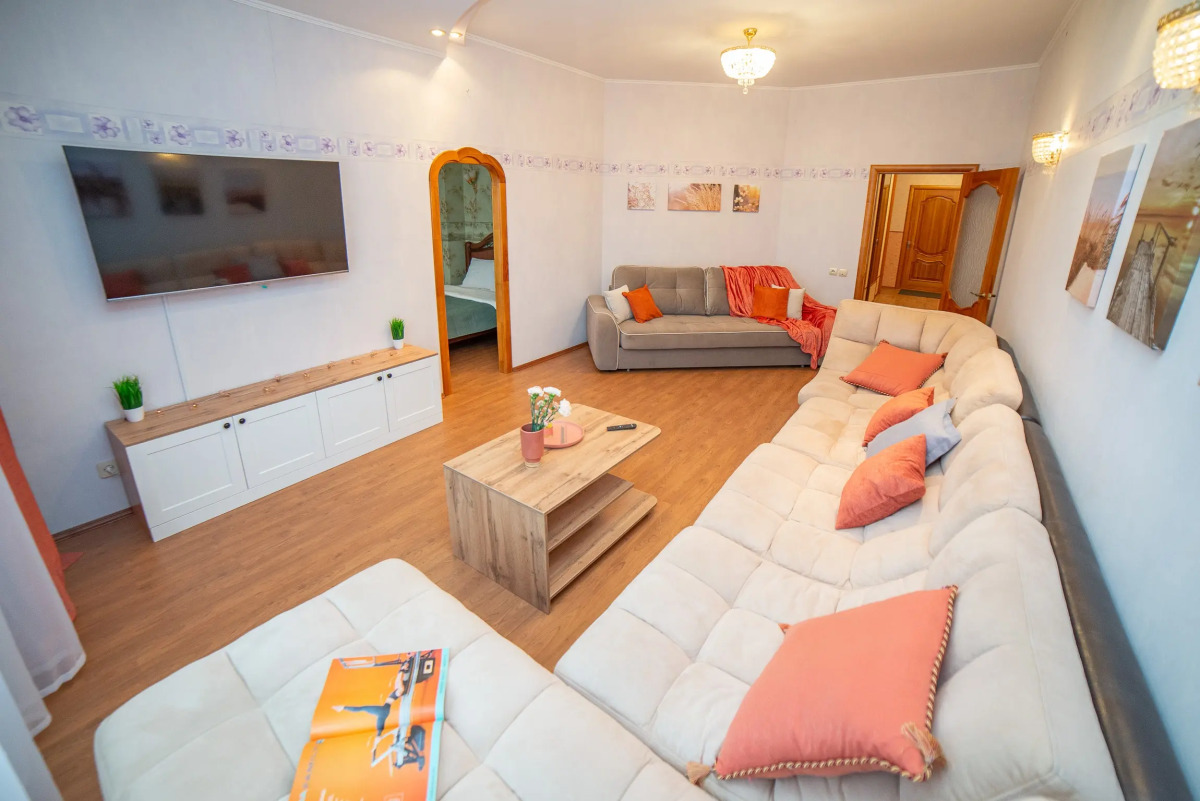 Апартаменты Радищева 12 трехкомнатная