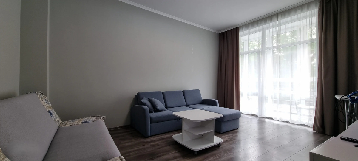 Апартаменты двухкомнатные в центре с террасой