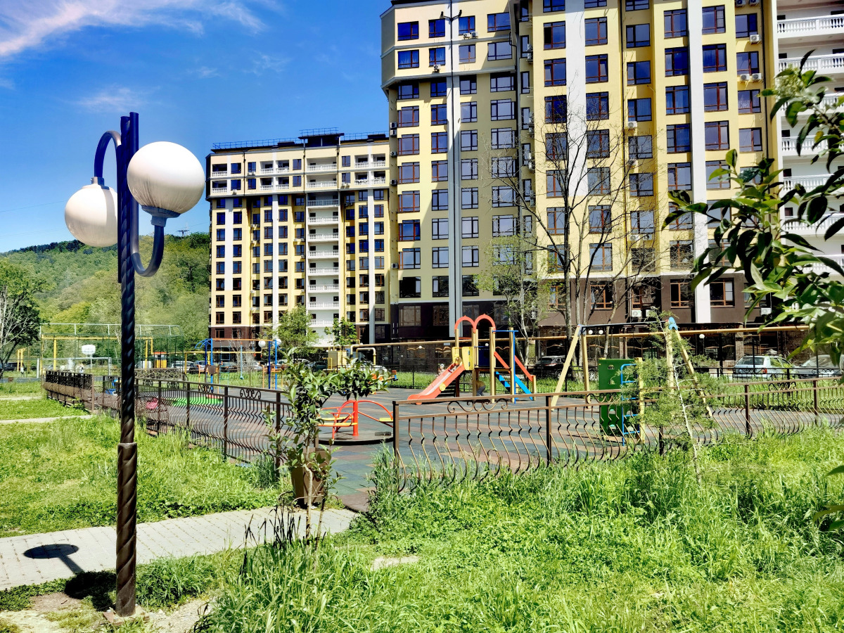 Студия с террасой и видом на горы. Кватро 150