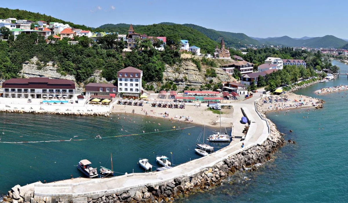 Курортный отель и яхт-клуб Торнадо