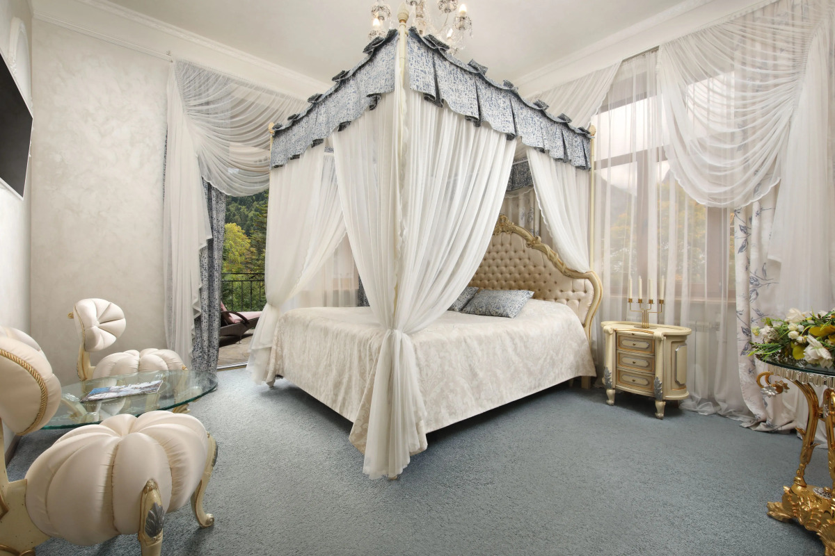 Домбай Пэлас