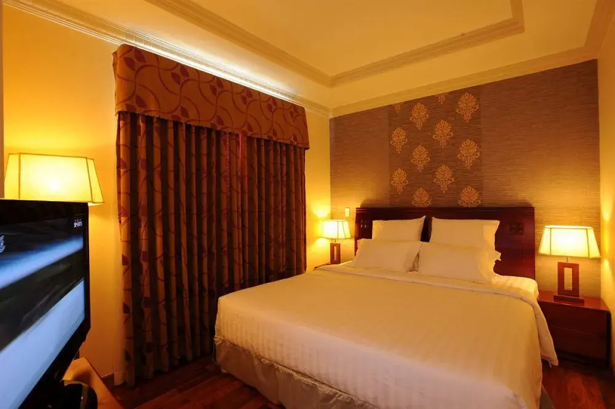 Отель GOLDEN CENTRAL SAIGON