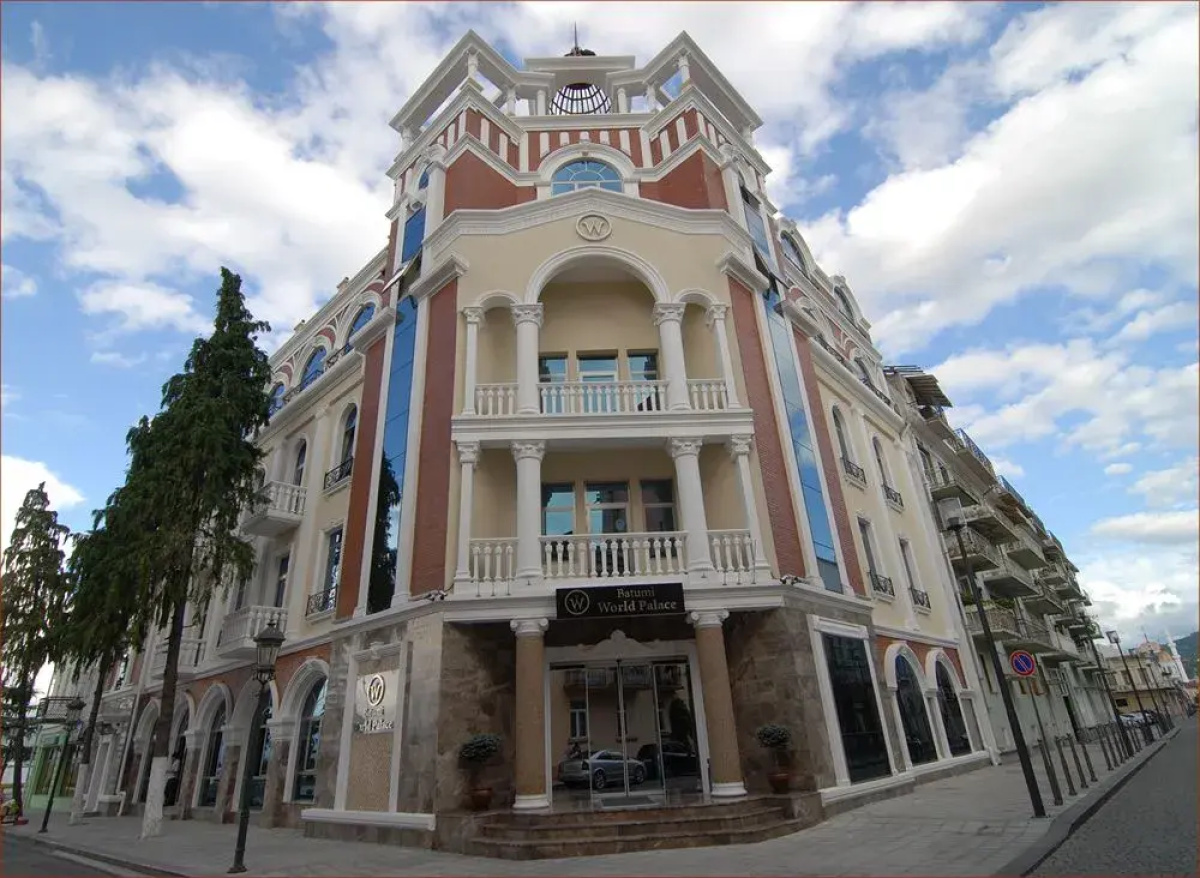 Отель Batumi World Palace