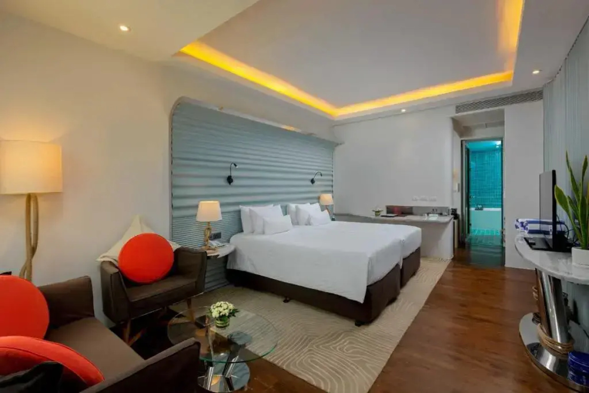 Отель The Boathouse Phuket