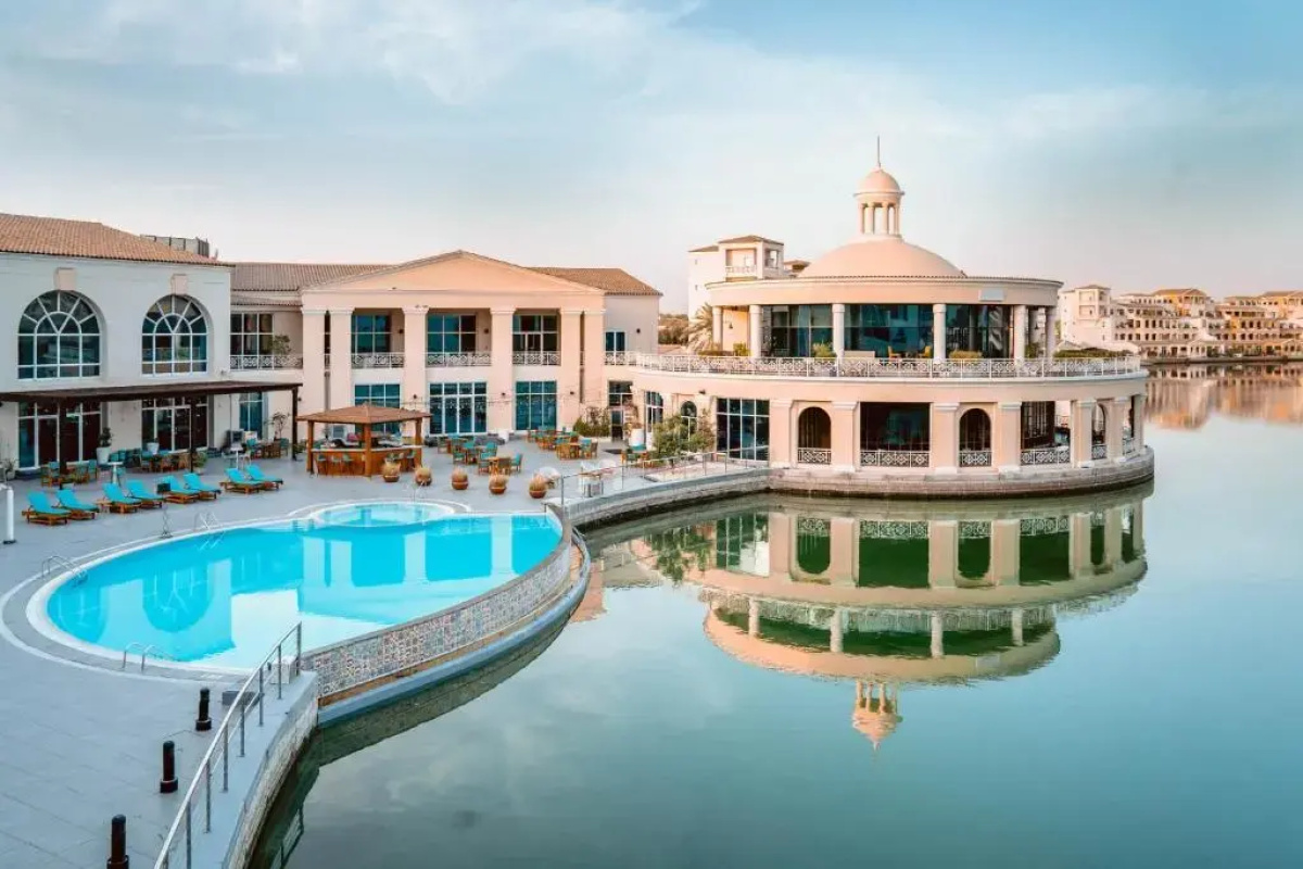 Отель Millennium Lakeview