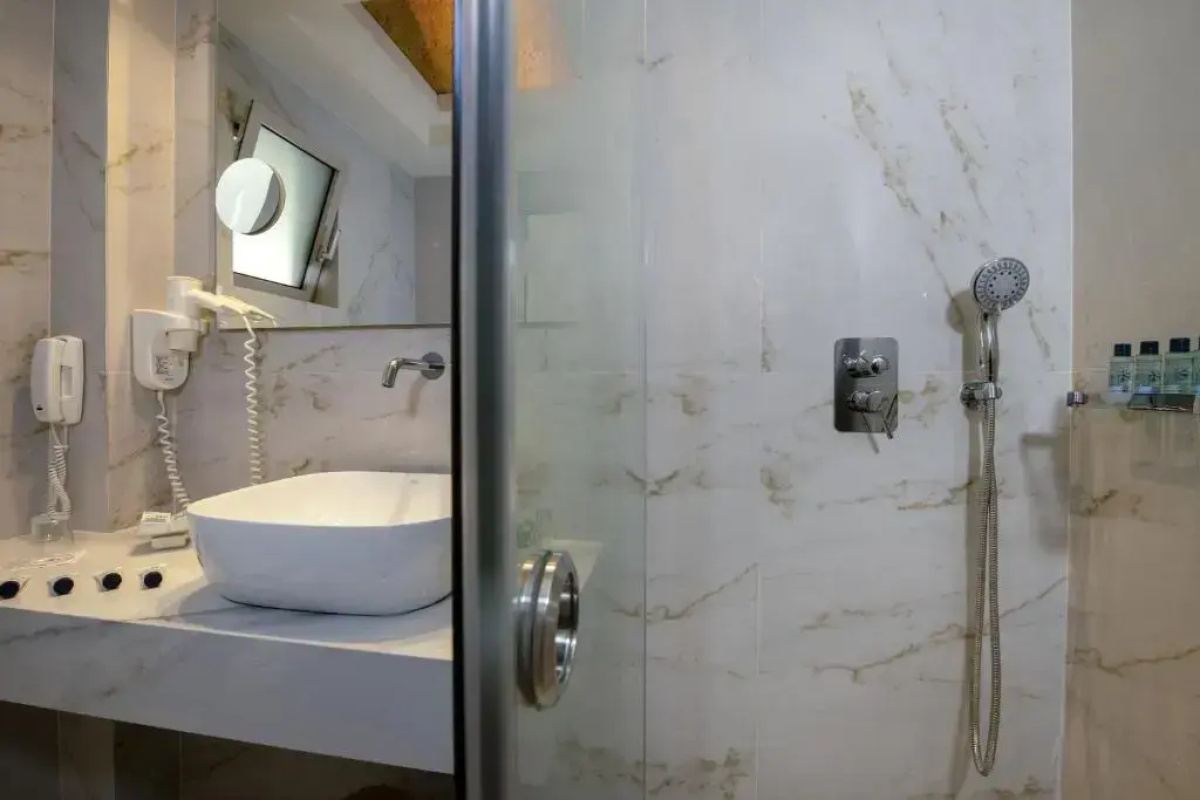 Vantaris Luxury Beach Resort