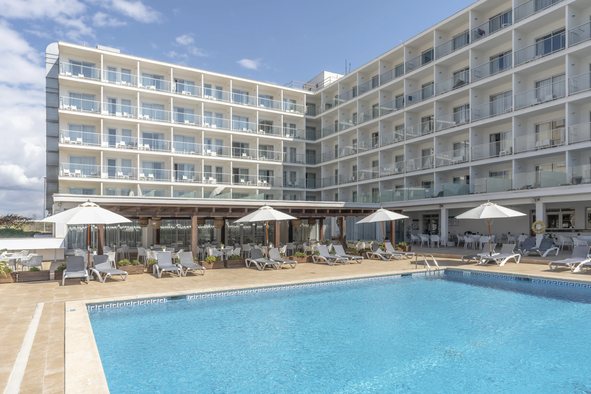 Alua Leo Hotel