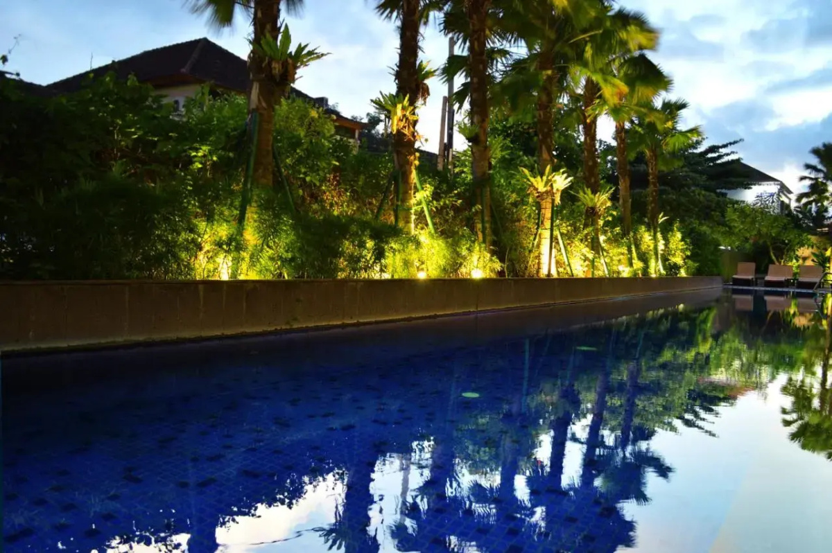 Отель Harris Hotel Seminyak Bali